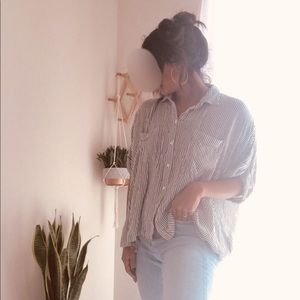 Cute white and black stripped flowy top!